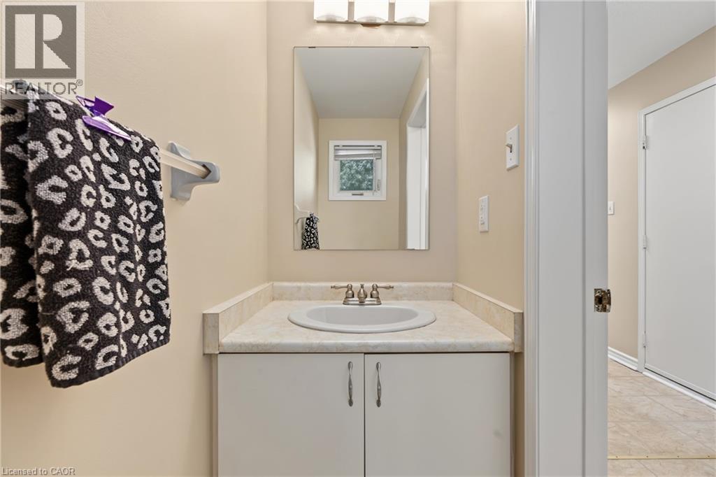 391 Stone Church Road E Unit# 14, Hamilton, Ontario  L9B 2H3 - Photo 13 - 40865131