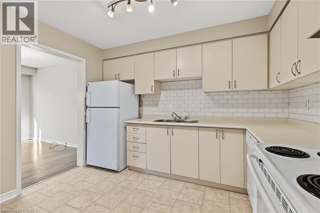 391 Stone Church Road E Unit# 14, Hamilton, Ontario  L9B 2H3 - Photo 5 - 40865131