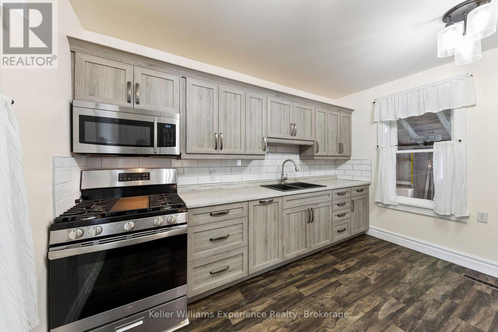 17 Stone Street, Springwater (Elmvale), Ontario  L0L 1P0 - Photo 19 - S13822510