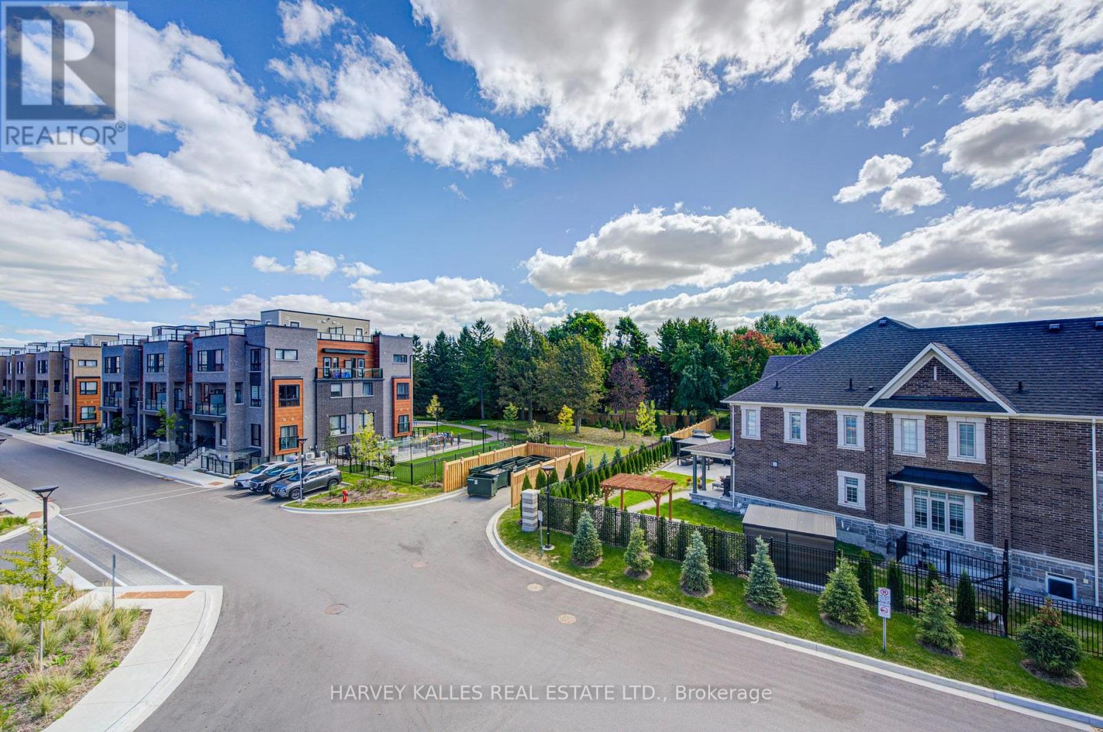 12 - 10 Lytham Green Circle, Newmarket, Ontario  L3X 3A8 - Photo 23 - N13816814