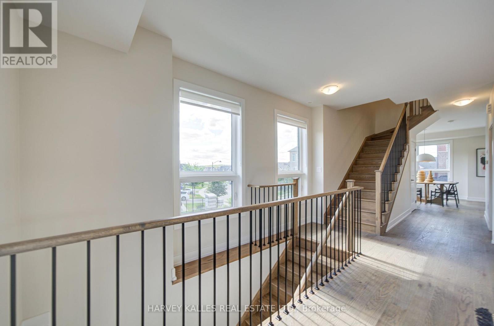 12 - 10 Lytham Green Circle, Newmarket, Ontario  L3X 3A8 - Photo 10 - N13816814