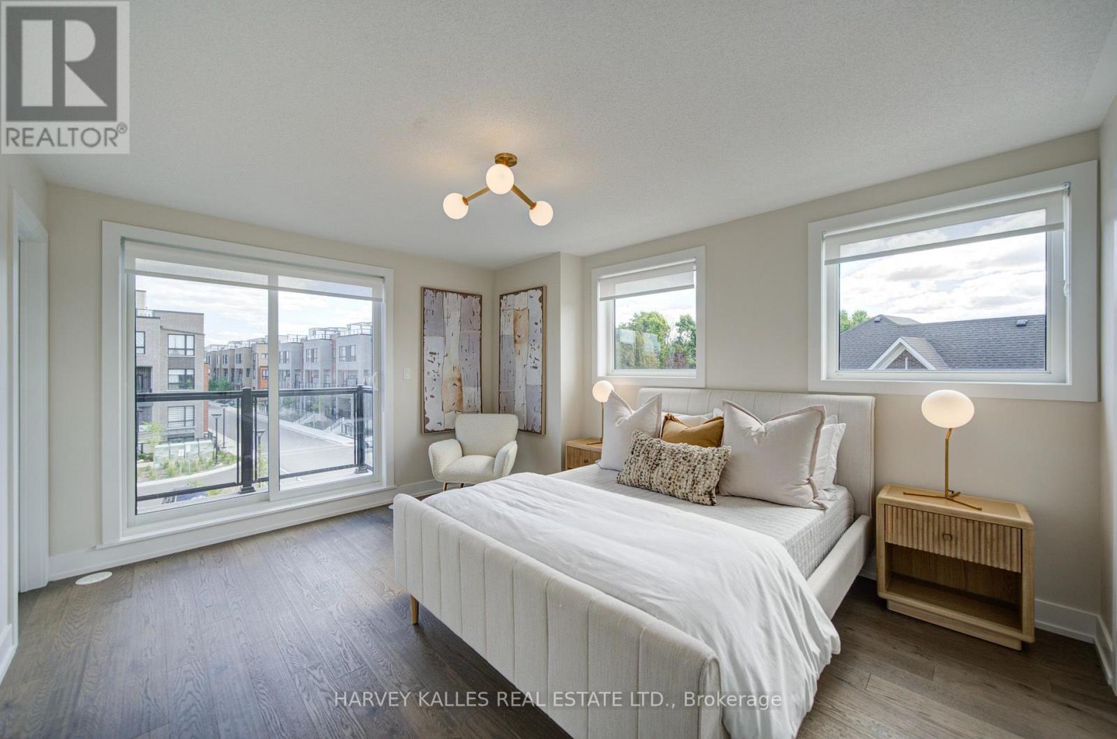 12 - 10 Lytham Green Circle, Newmarket, Ontario  L3X 3A8 - Photo 46 - N13816814
