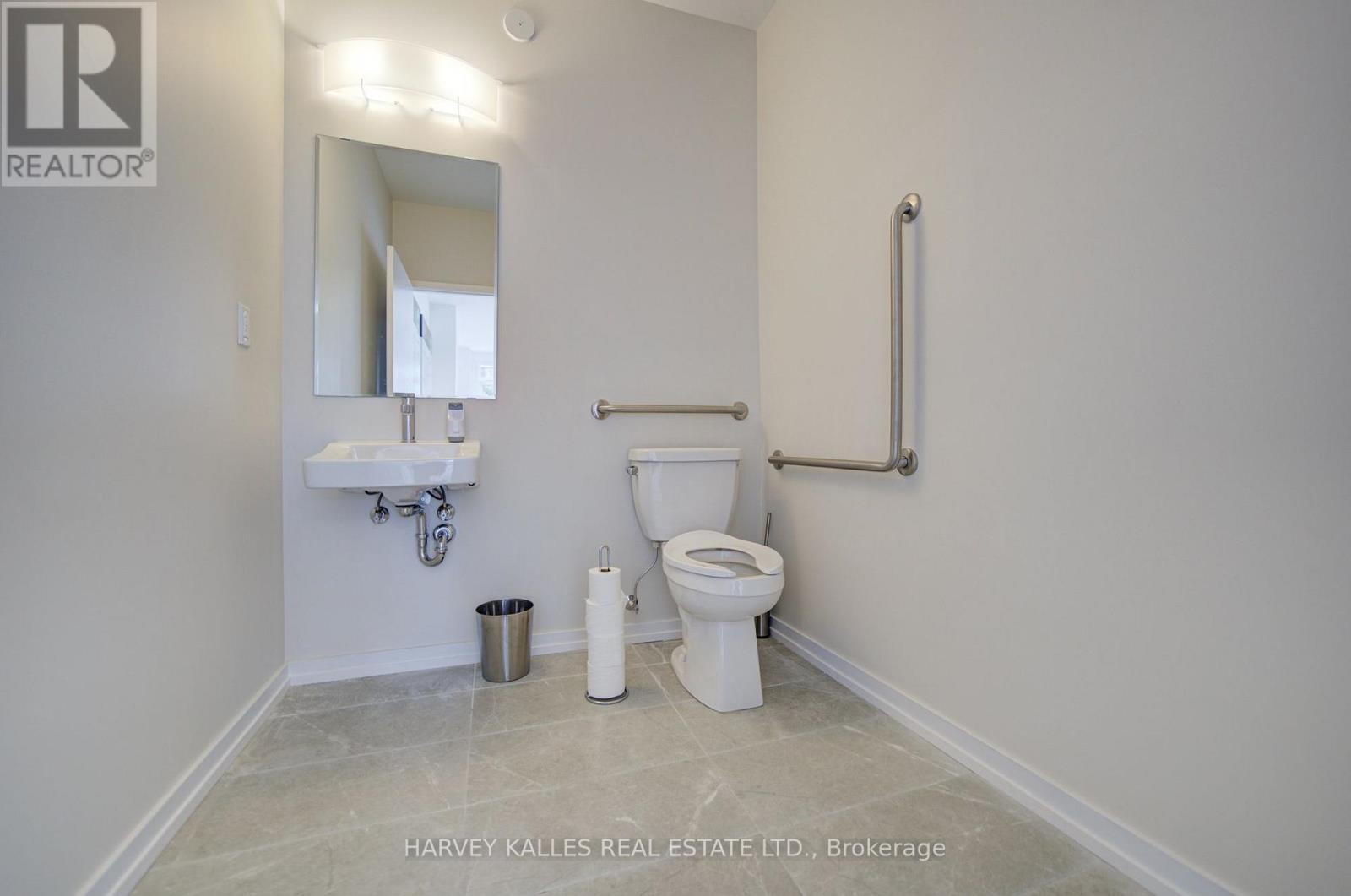 12 - 10 Lytham Green Circle, Newmarket, Ontario  L3X 3A8 - Photo 8 - N13816814