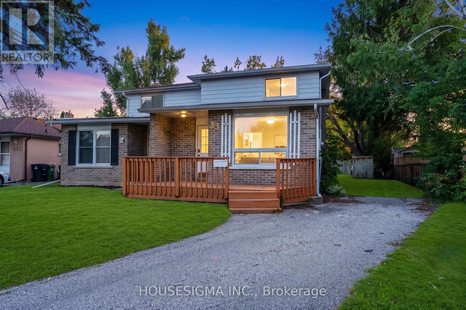 33B COLLEGE CRESCENT, Barrie, Ontario