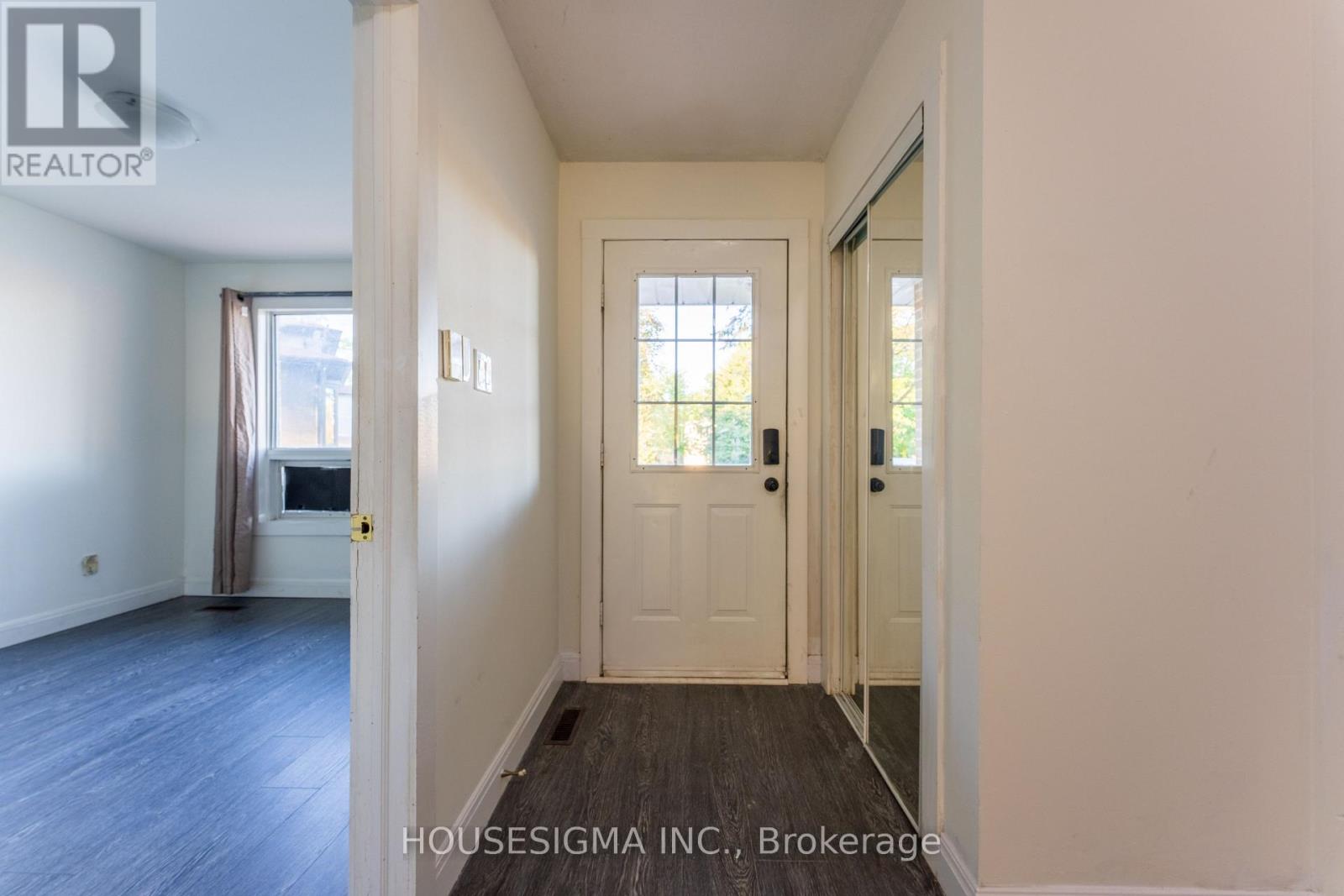 33b College Crescent, Barrie, Ontario  L4M 2W4 - Photo 5 - S13792952