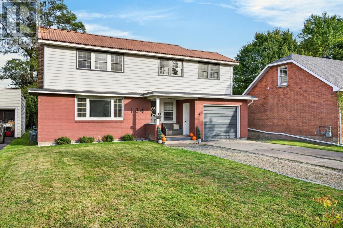 134 Bishops Ct, Sault Ste. Marie, Ontario P6A 3V9 - Photo 2 - SM262665