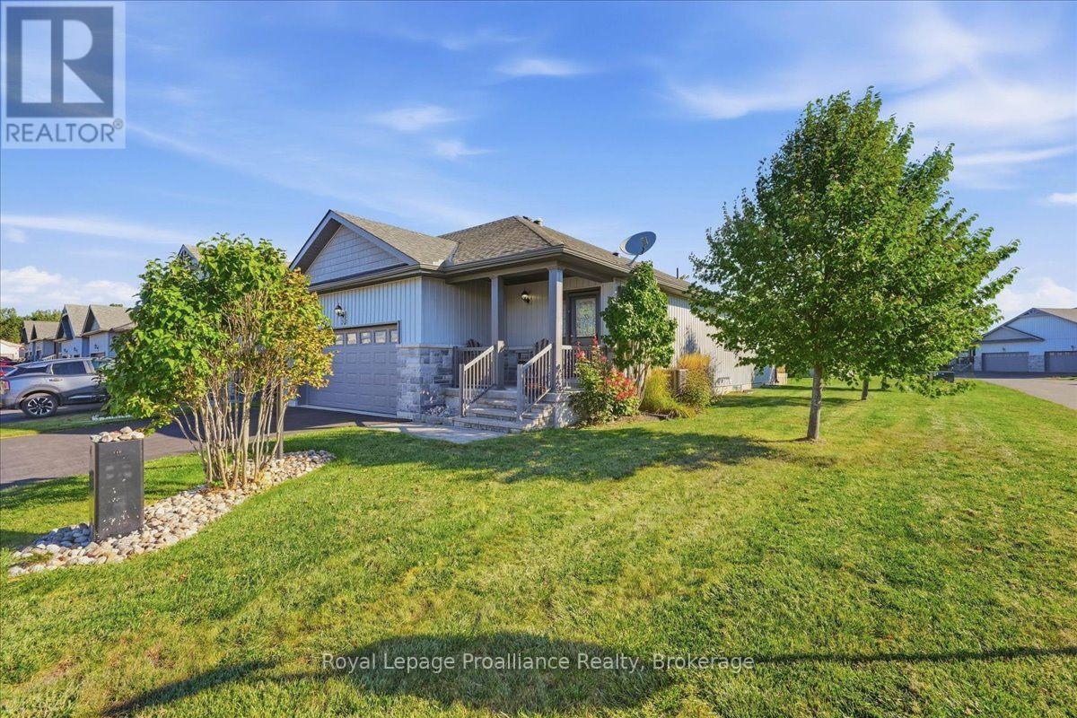 73 DORCHESTER DRIVE, Prince Edward County, Ontario