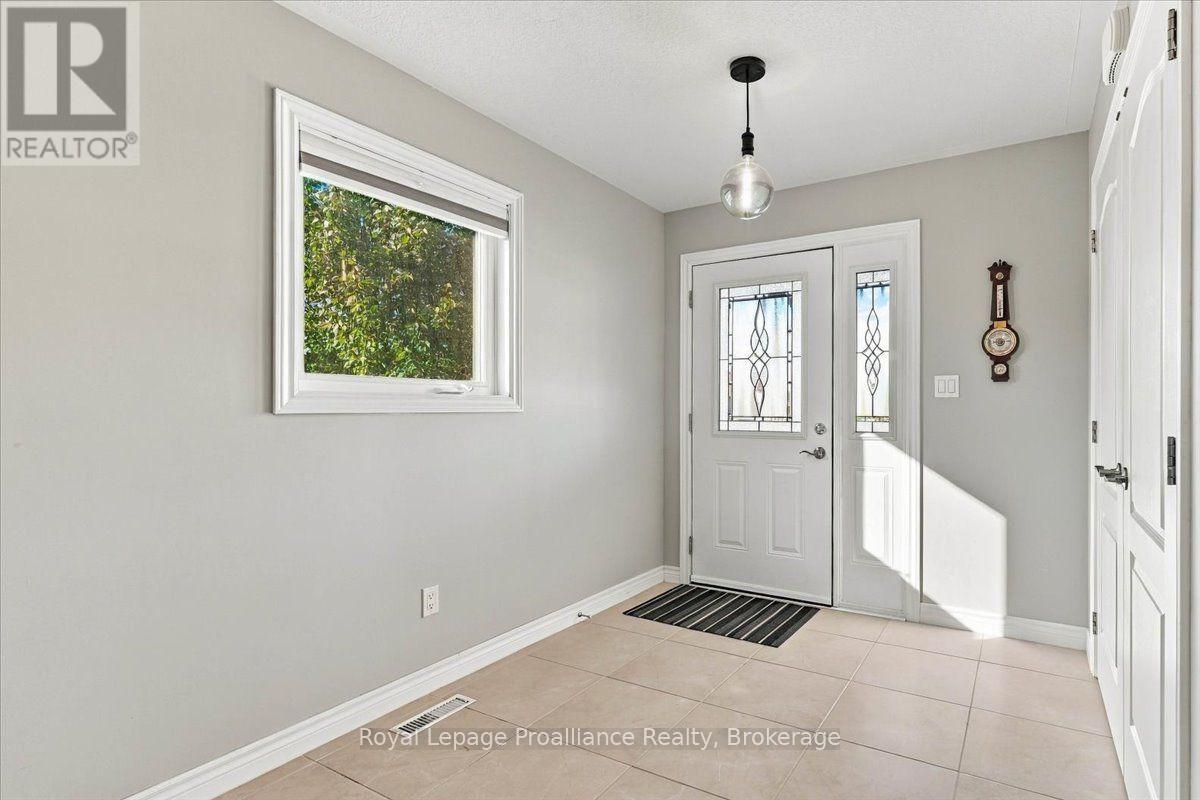 73 Dorchester Drive, Prince Edward County, Ontario  K0K 3L0 - Photo 5 - X13823068