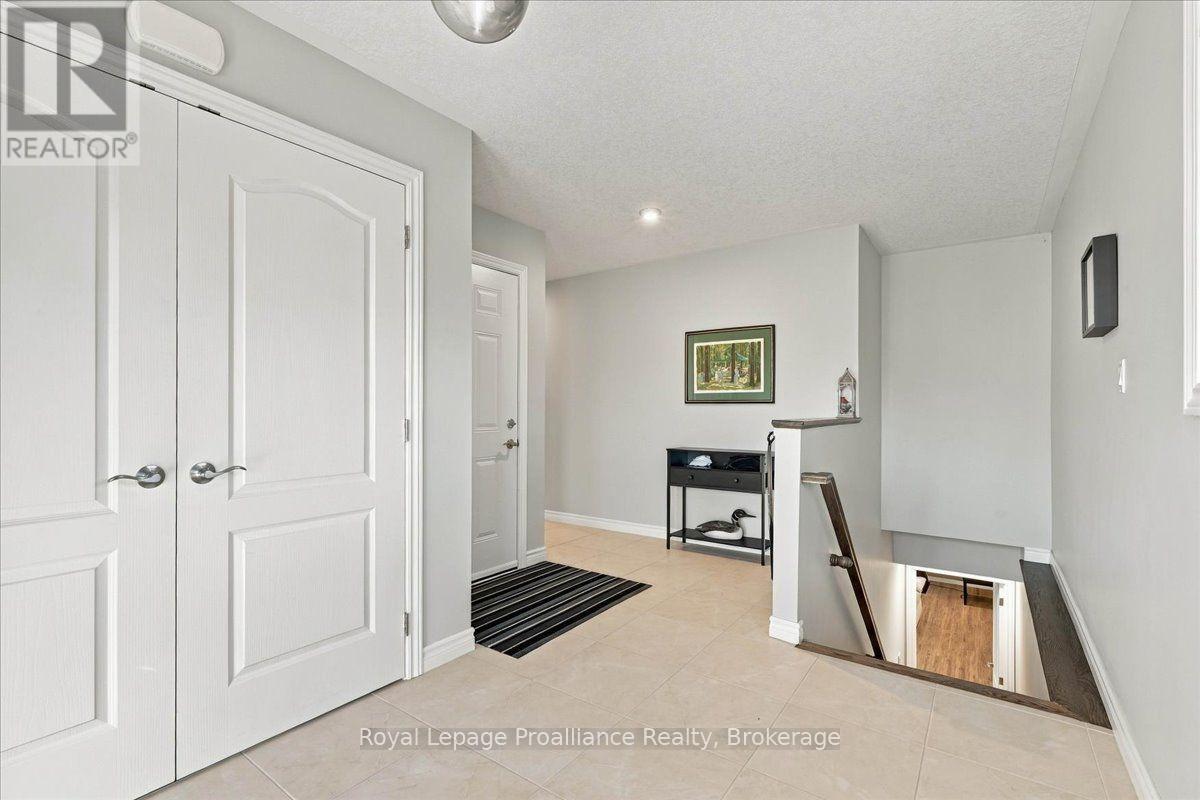 73 Dorchester Drive, Prince Edward County, Ontario  K0K 3L0 - Photo 6 - X13823068