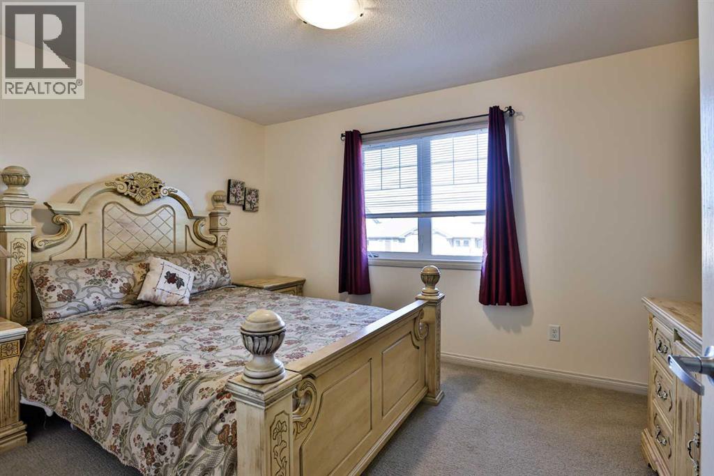 832 Silkstone Close W
