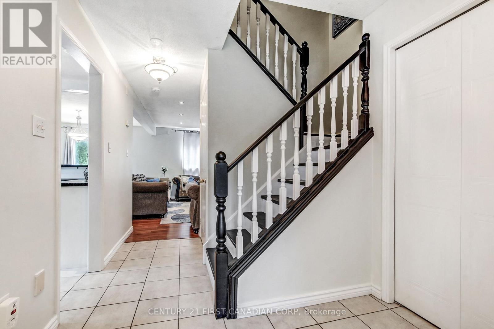 27 Gerald Crescent, London South, Ontario  N5Z 5A3 - Photo 5 - X13823098