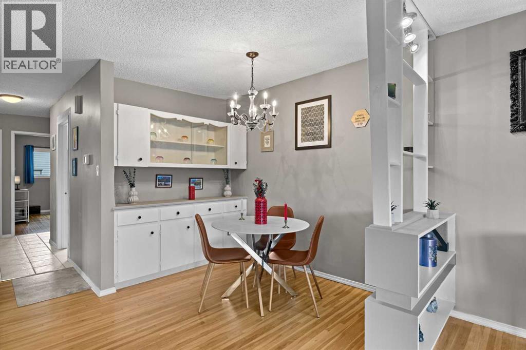 219 26 Avenue NE, Calgary, Alberta  T2E 1Z1 - Photo 3 - A2345045