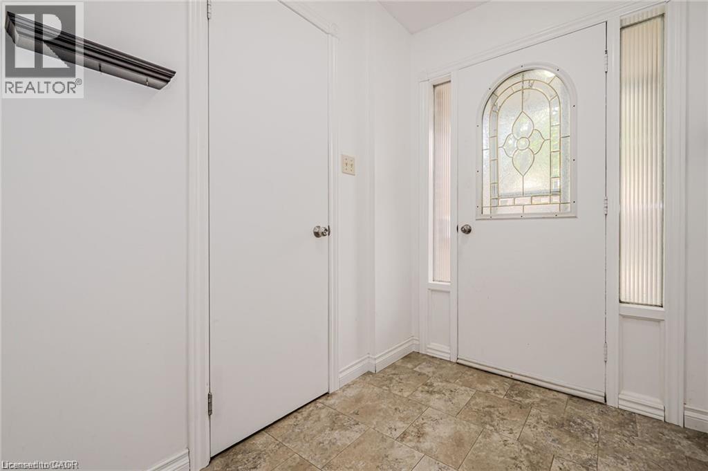 1548 Newlands Crescent Unit# 14, Burlington, Ontario  L7M 1V6 - Photo 4 - 40866054