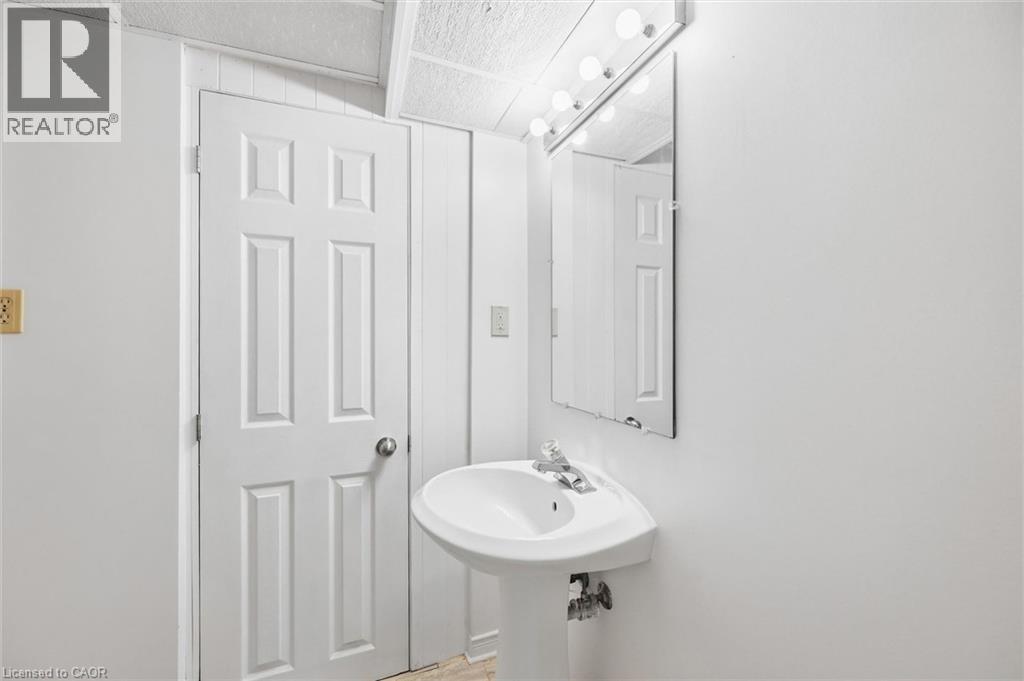 1548 Newlands Crescent Unit# 14, Burlington, Ontario  L7M 1V6 - Photo 29 - 40866054