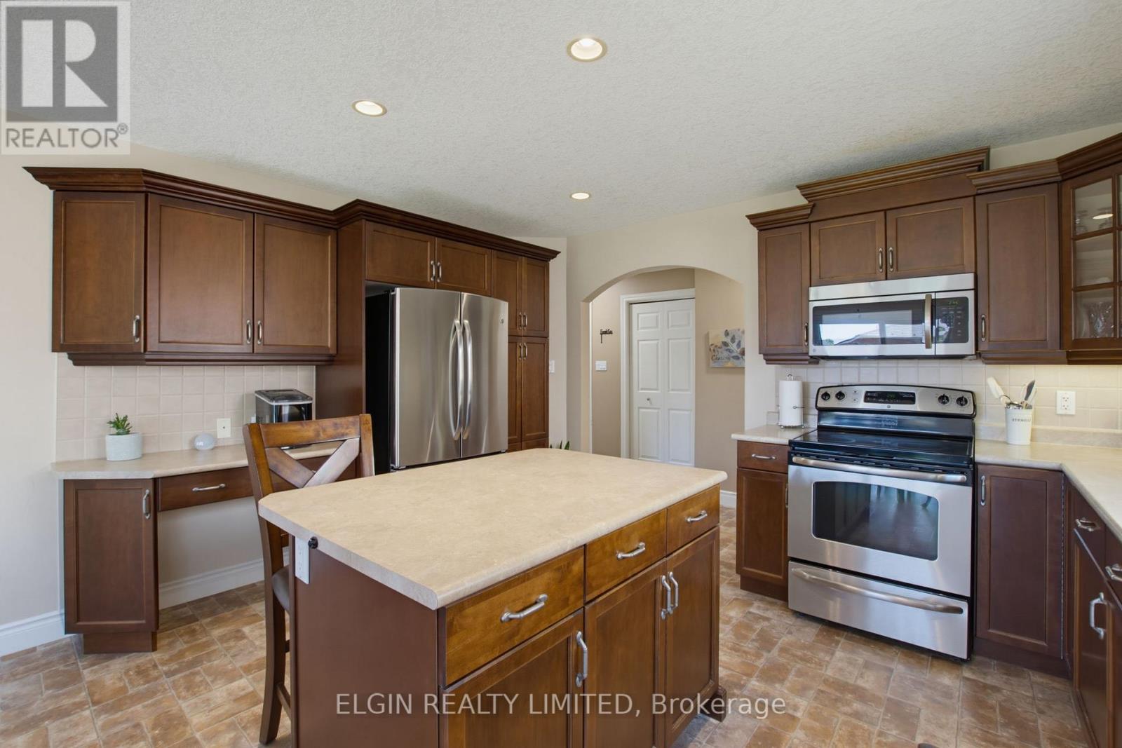 3 Watson Crescent, Central Elgin, Ontario  N5P 4P9 - Photo 9 - X13740382