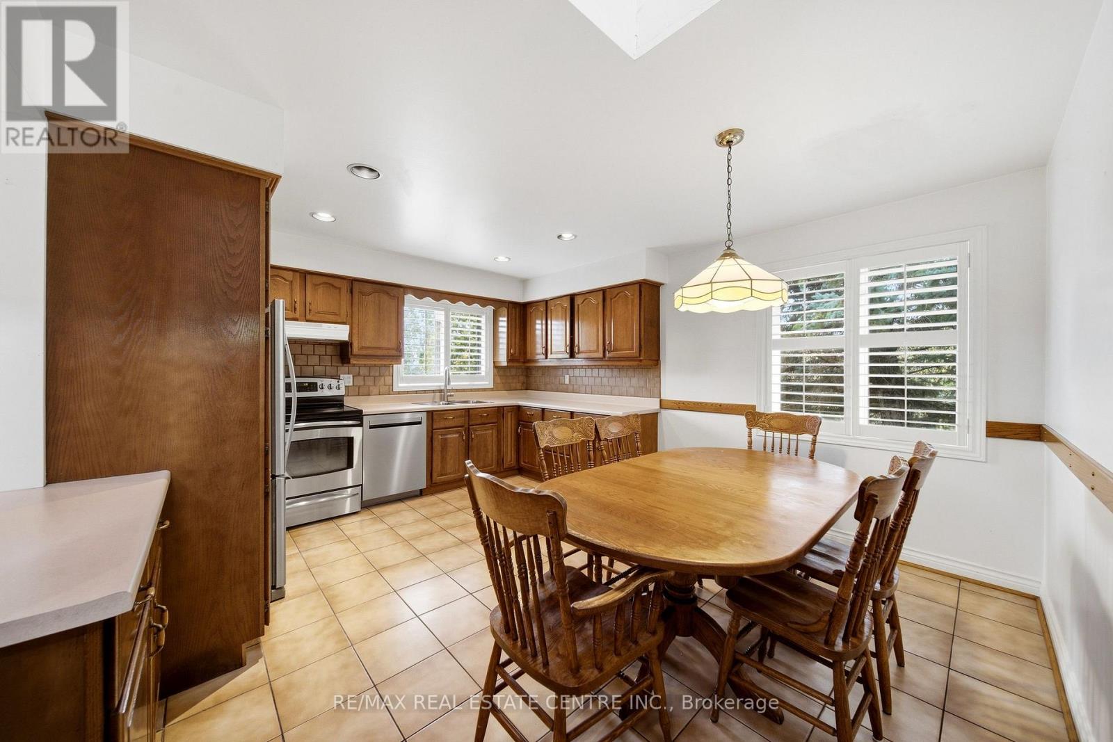 335 York Road, Burlington, Ontario  L7P 0T6 - Photo 12 - W13822504