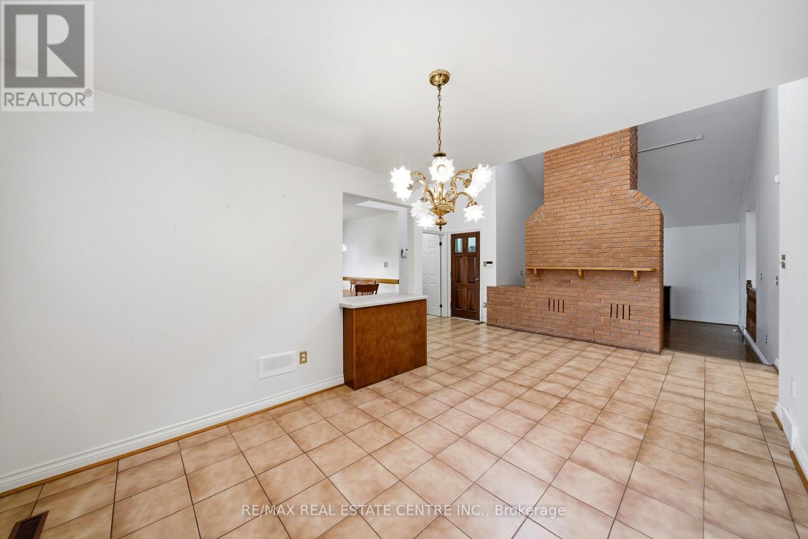 335 York Road, Burlington, Ontario  L7P 0T6 - Photo 10 - W13822504