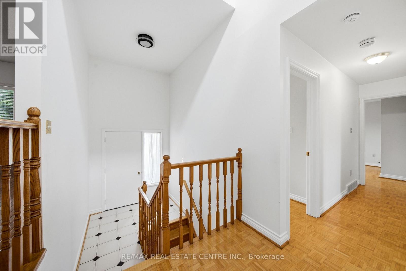 335 York Road, Burlington, Ontario  L7P 0T6 - Photo 23 - W13822504