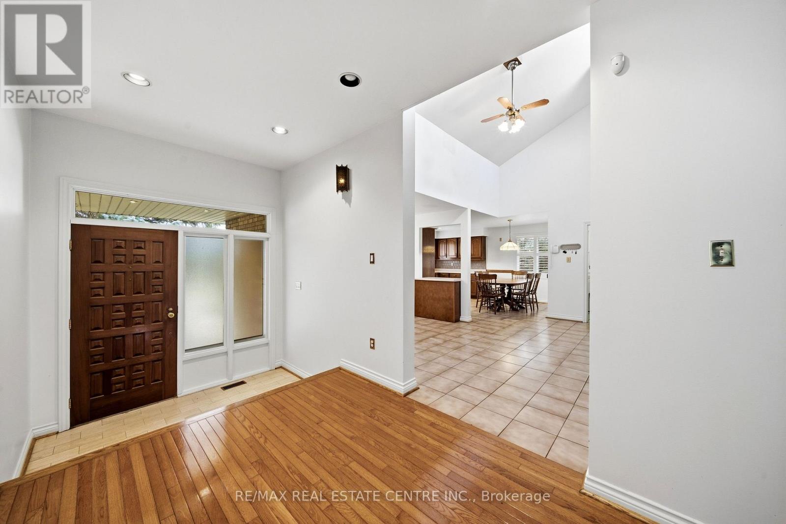 335 York Road, Burlington, Ontario  L7P 0T6 - Photo 7 - W13822504
