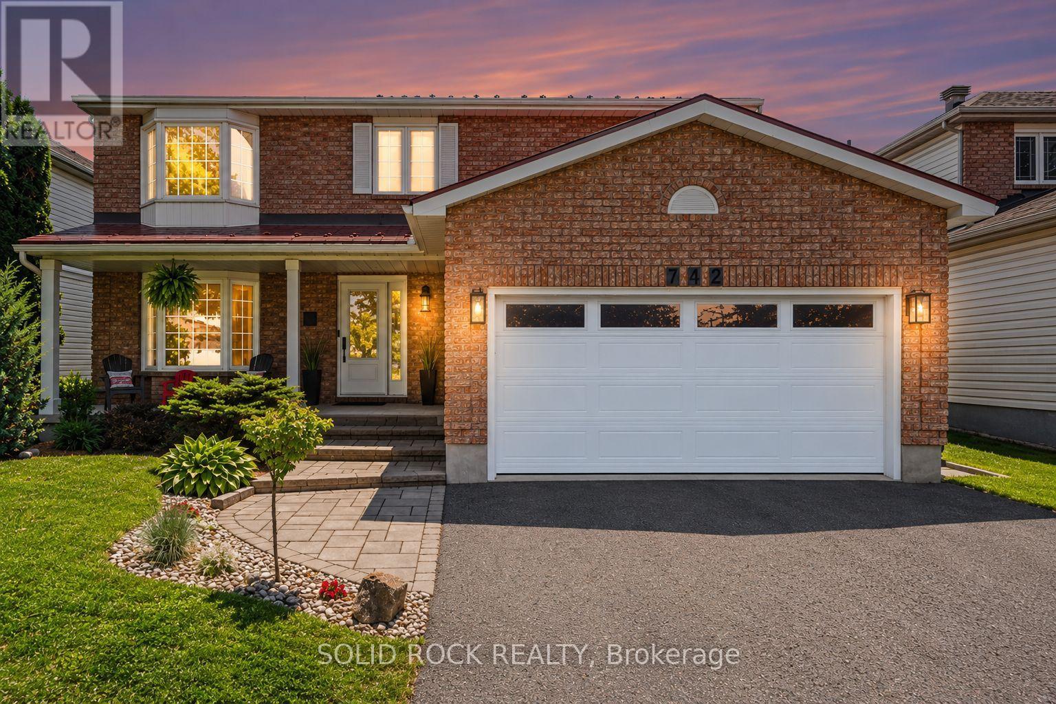 742 MERKLEY DRIVE, Ottawa, Ontario