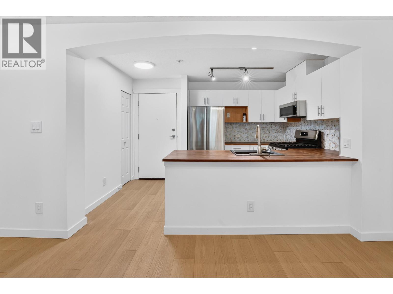 303 2998 Silver Springs Boulevard, Coquitlam, British Columbia  V3E 3R7 - Photo 7 - R3169158