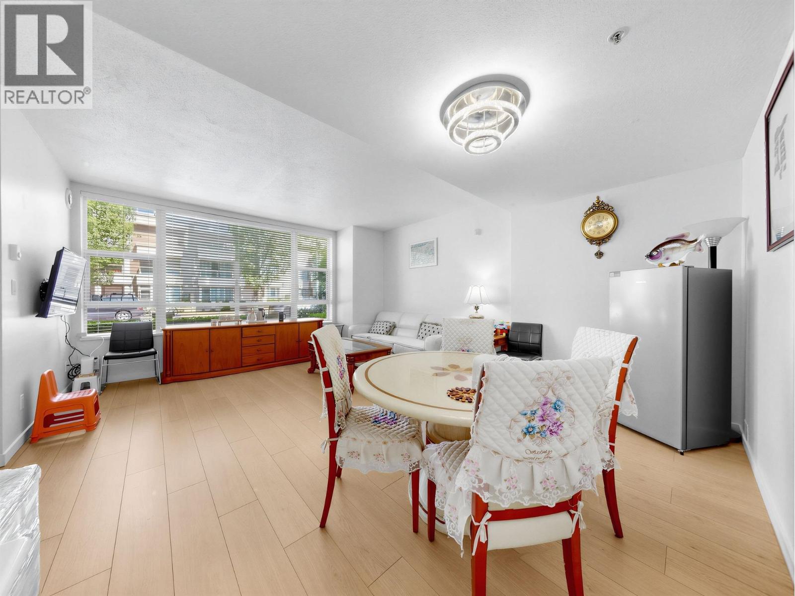 8268 Saba Road, Richmond, British Columbia  V6Y 4C6 - Photo 5 - R3169160