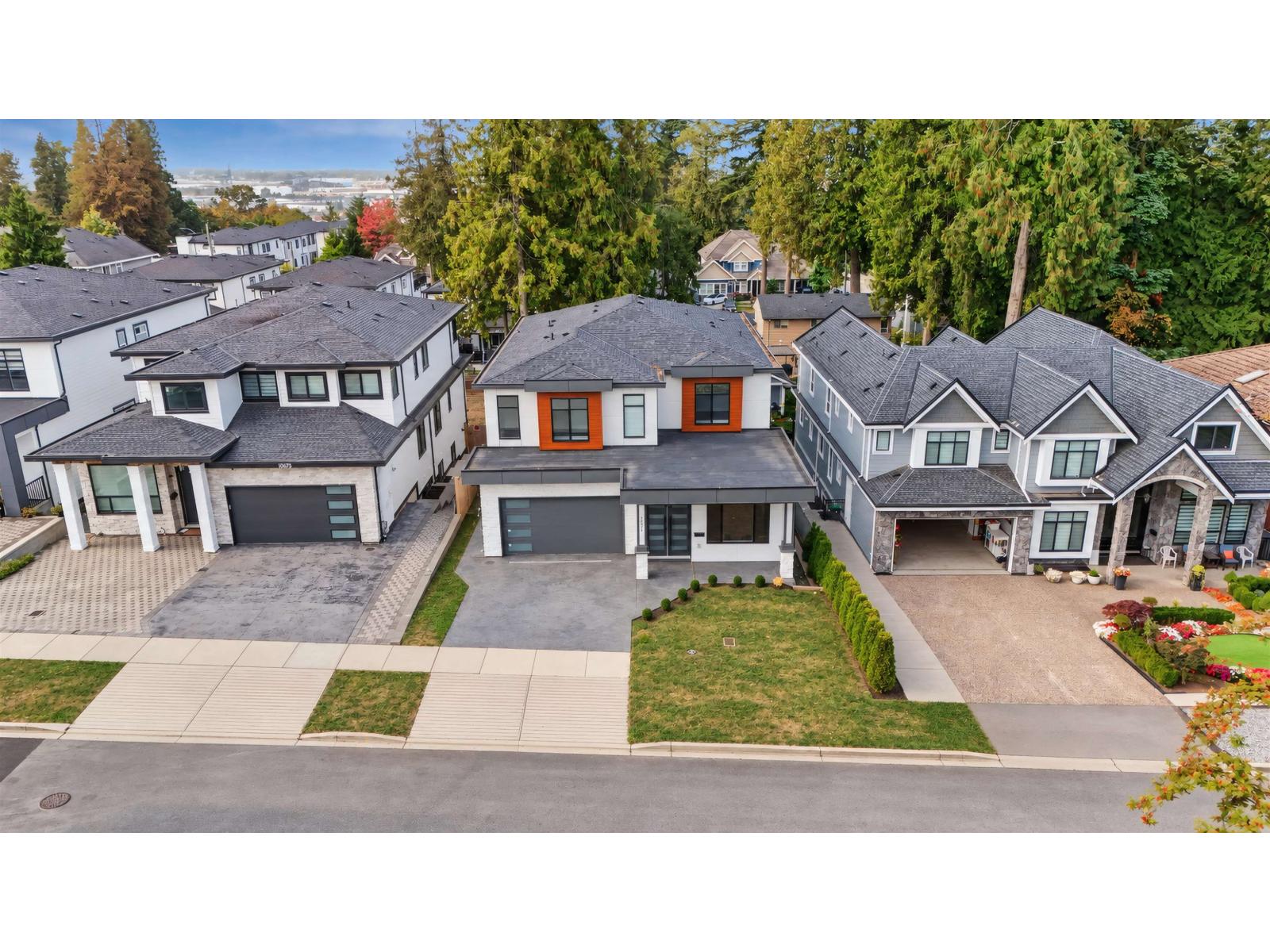 10671 127a Street, Surrey, British Columbia  V3V 5L7 - Photo 2 - R3167536