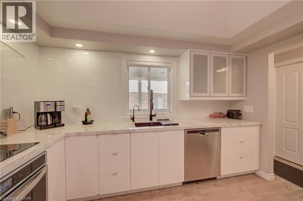 574 Clipper Drive, Waterloo, Ontario  N2K 4B4 - Photo 13 - 40860023
