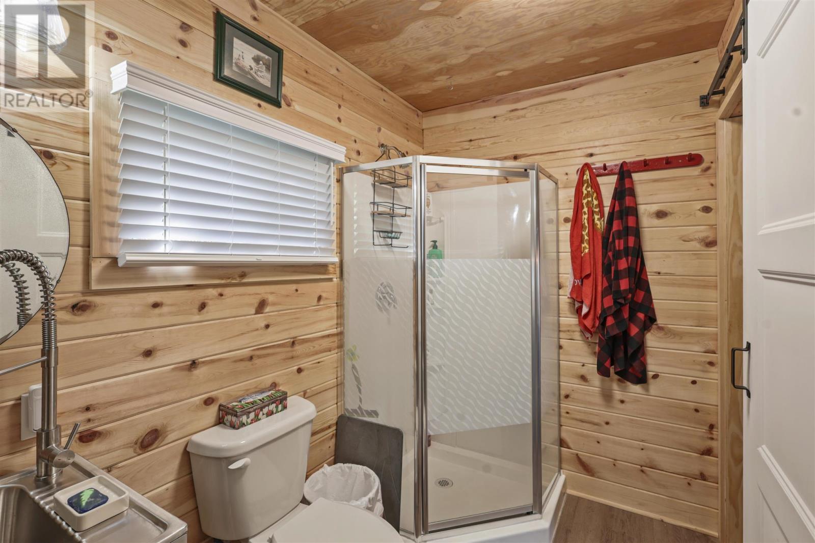 271 Smith Bay Rd, District Of Manitoulin, Gore Bay, Ontario  P0P 1H0 - Photo 21 - SM262664