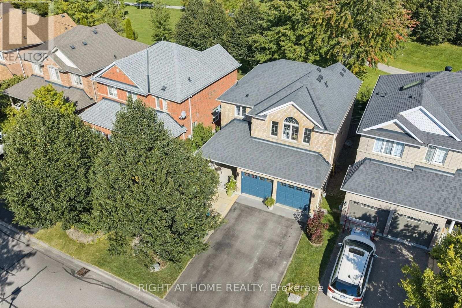 77 SHONIKER DRIVE, Newmarket, Ontario