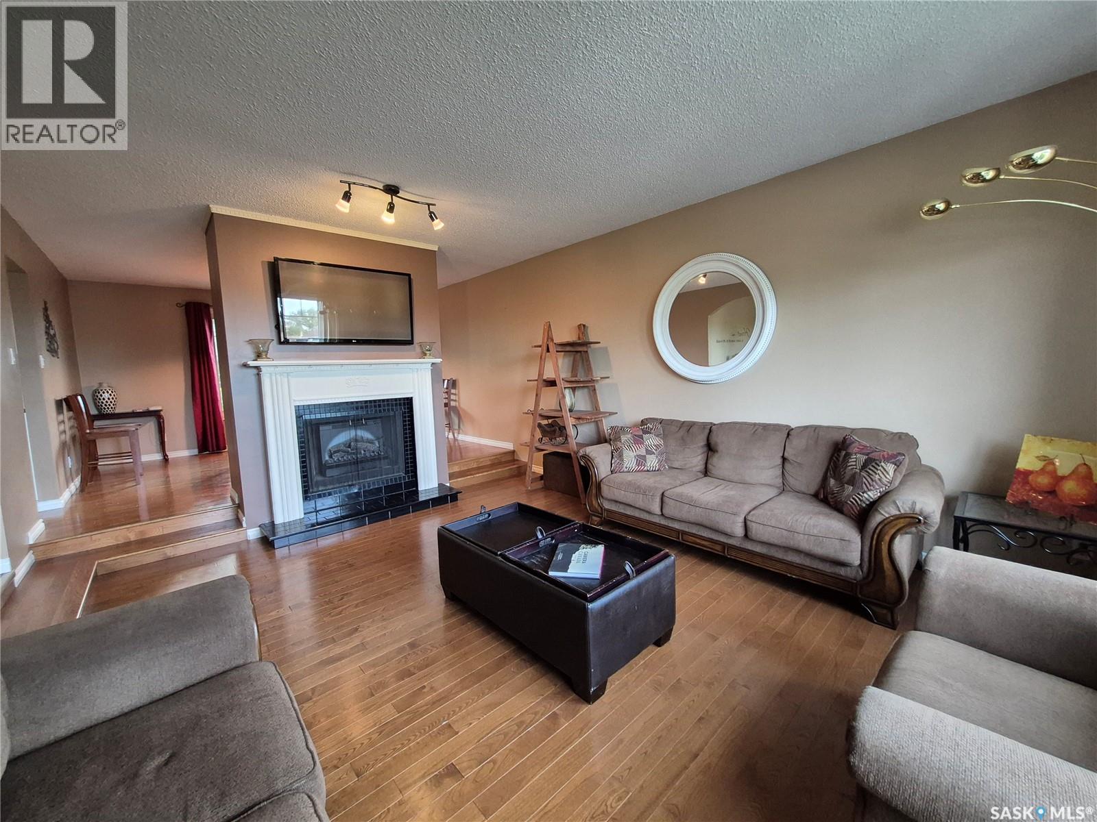 280 Hayes Drive, Swift Current, Saskatchewan  S9H 4H1 - Photo 4 - SK049197