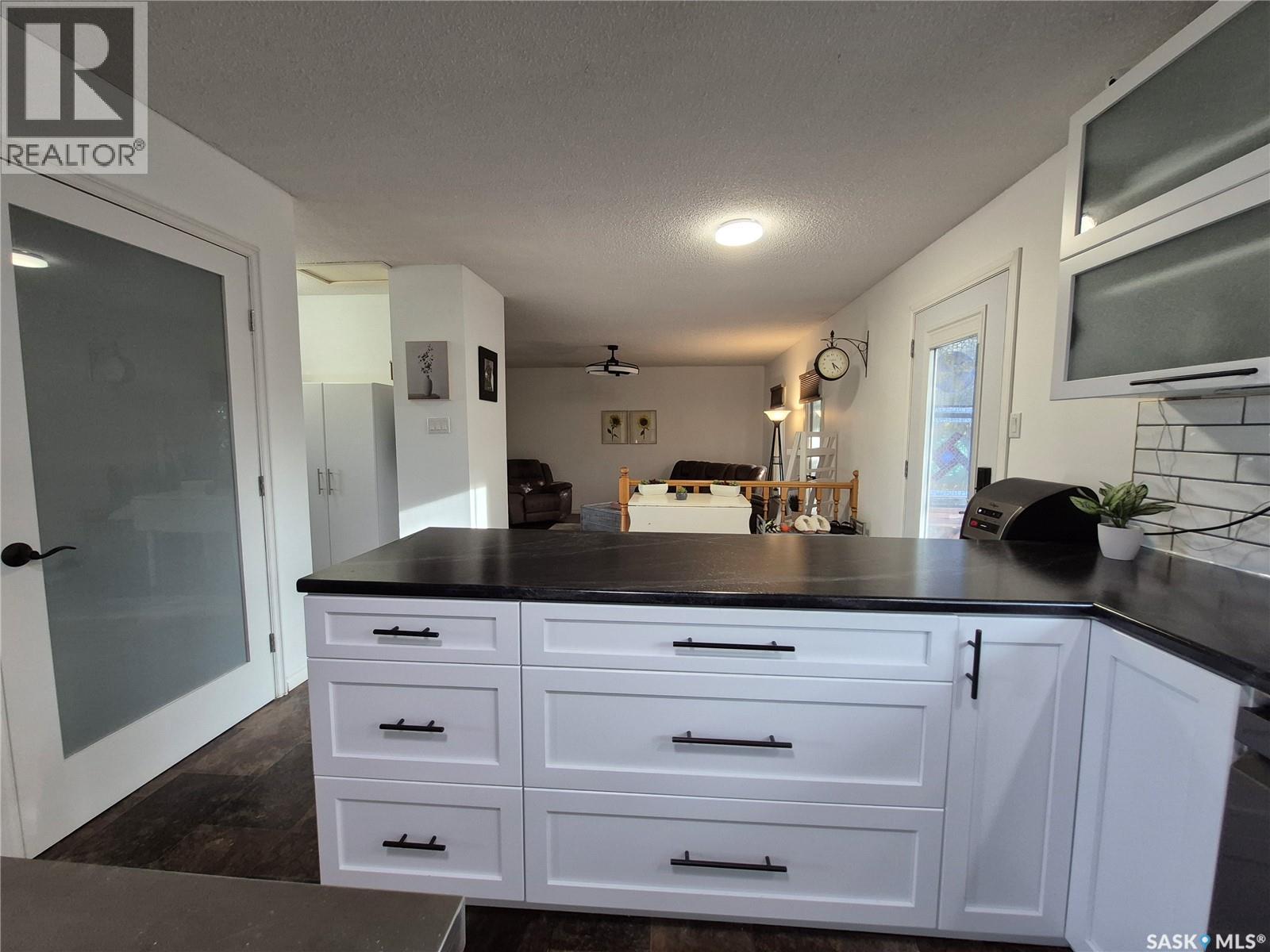 280 Hayes Drive, Swift Current, Saskatchewan  S9H 4H1 - Photo 14 - SK049197