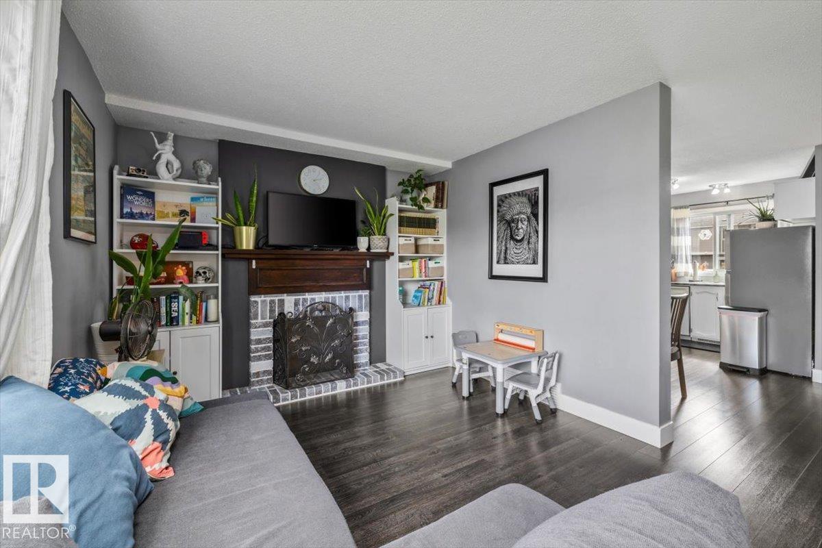 1040 Lakewood Rd N Nw Nw, Edmonton, Alberta  T6K 3T7 - Photo 3 - E4510144