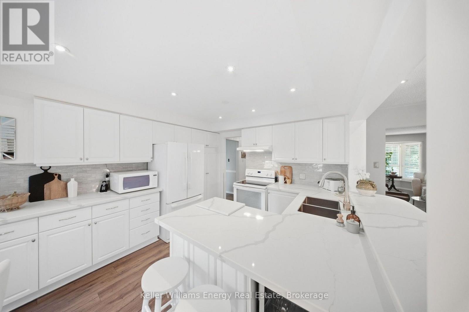 1083 Ridge Valley Drive, Oshawa, Ontario  L1K 2E2 - Photo 15 - E13823498