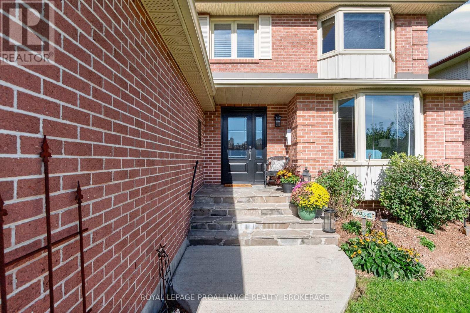 640 Braeside Crescent, Kingston (North Of Taylor-Kidd Blvd), Ontario  K7P 1G8 - Photo 2 - X13823404
