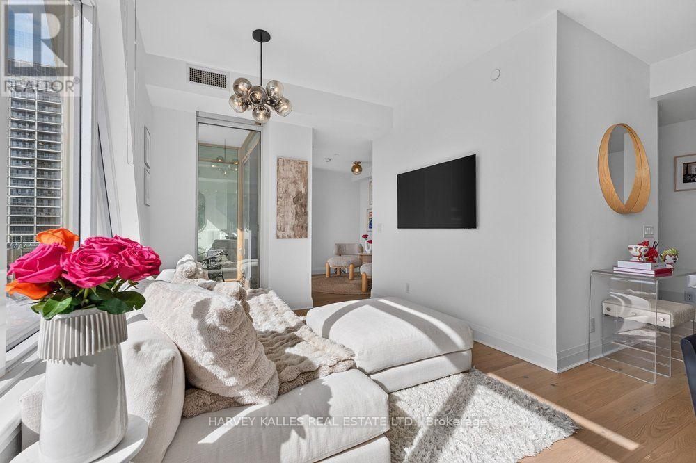 510 - 151 Avenue Road, Toronto, Ontario  M5R 0B8 - Photo 8 - C13823492