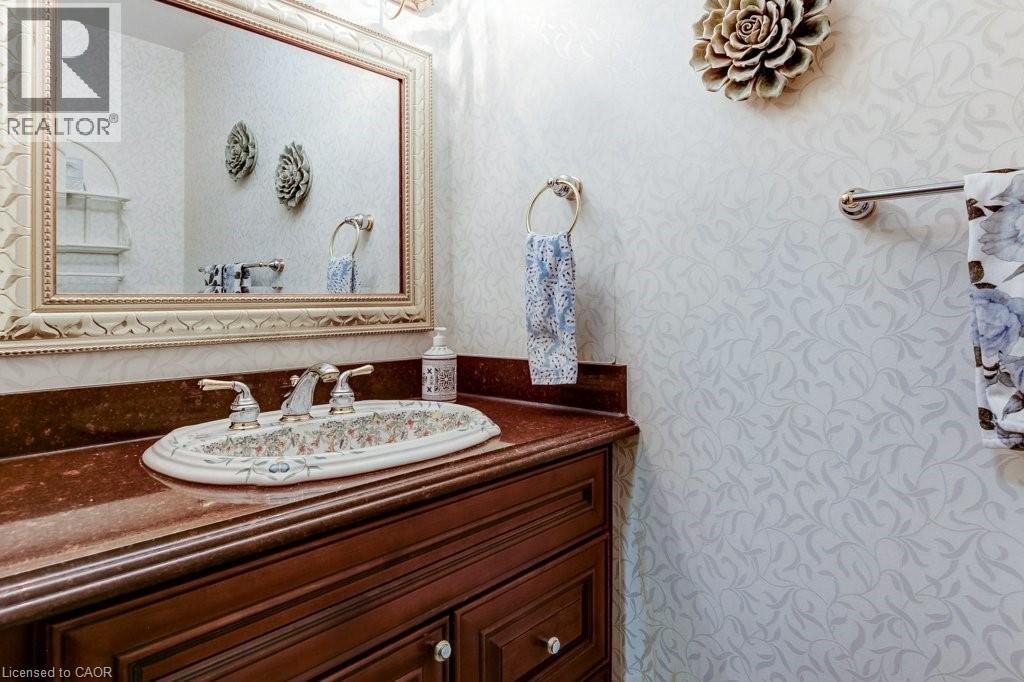 215 Briar Hill Crescent, Ancaster, Ontario  L9G 3M9 - Photo 21 - 40841684