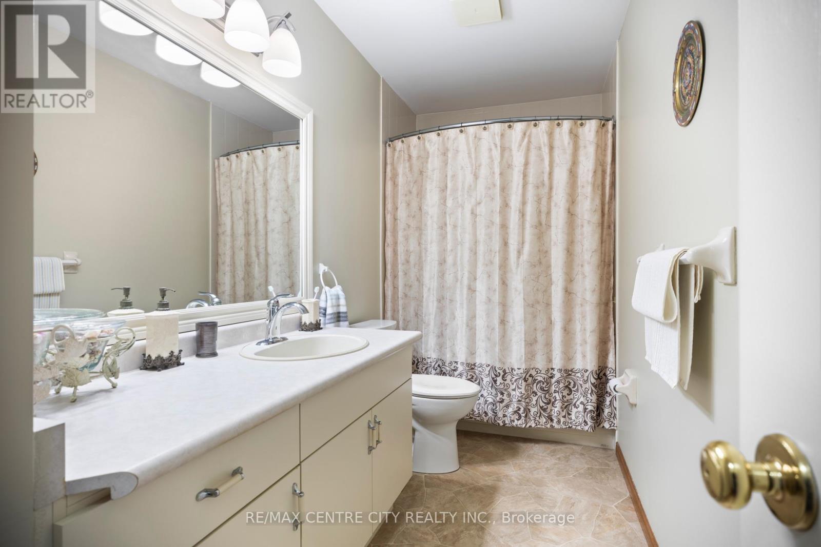 25 Daugherty Drive, St. Thomas, Ontario  N5R 4W4 - Photo 17 - X13823356
