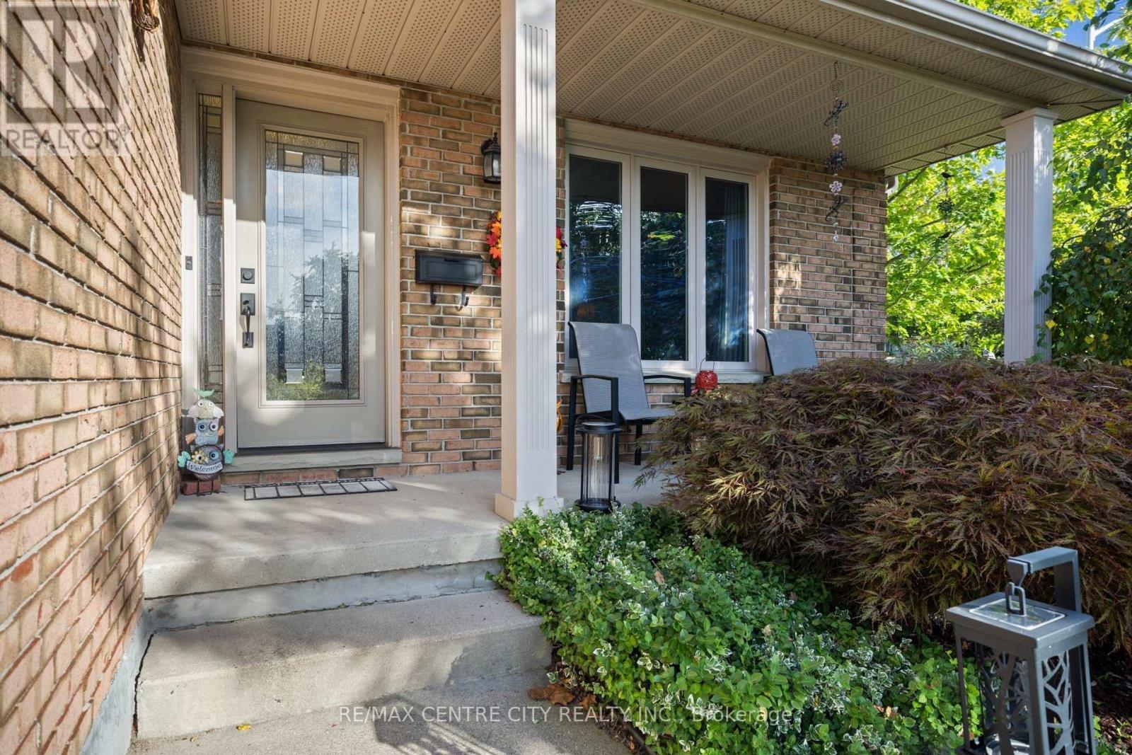 25 Daugherty Drive, St. Thomas, Ontario  N5R 4W4 - Photo 3 - X13823356