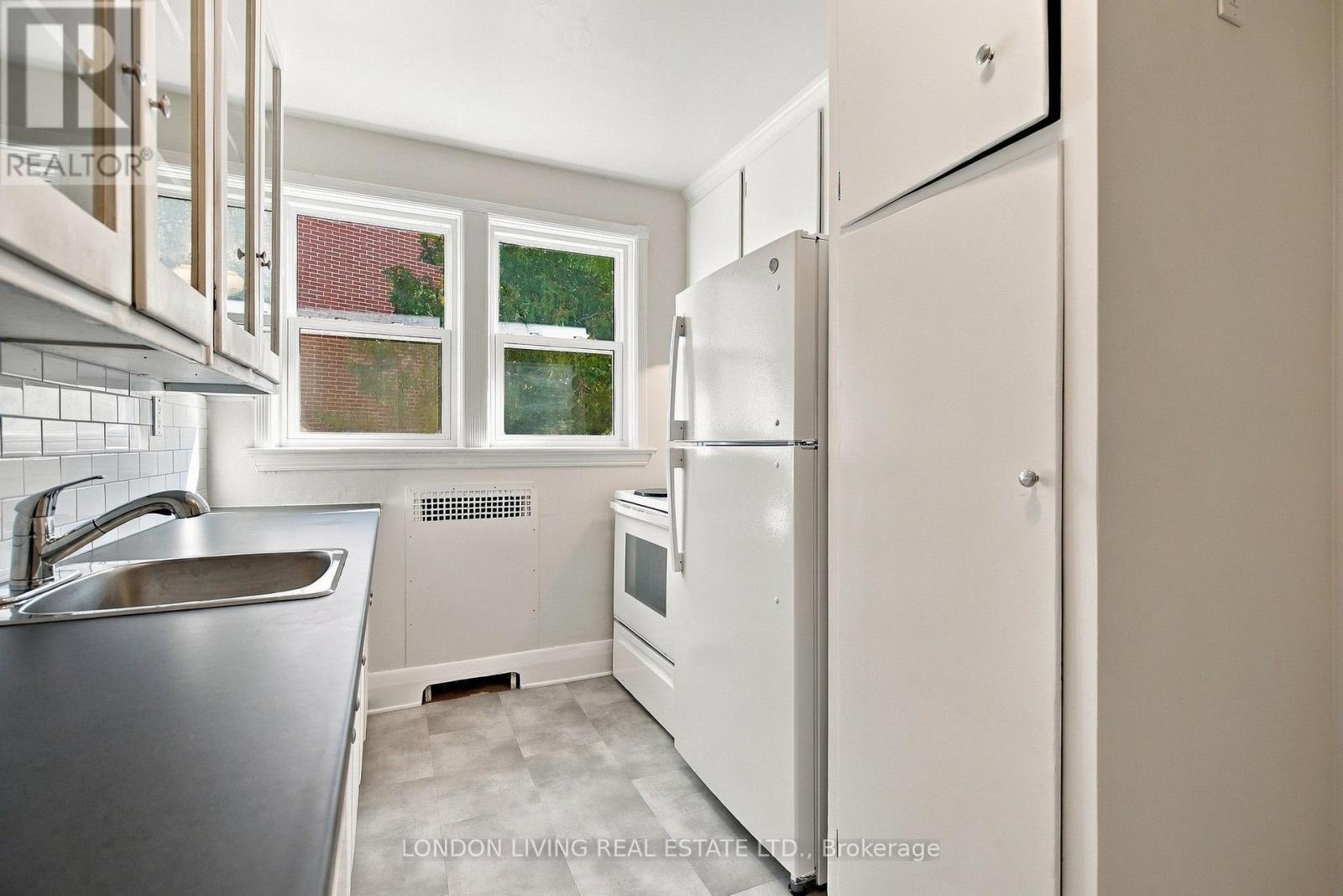 4 - 137 Windsor Crescent, London South, Ontario  N6C 1V9 - Photo 14 - X13823386