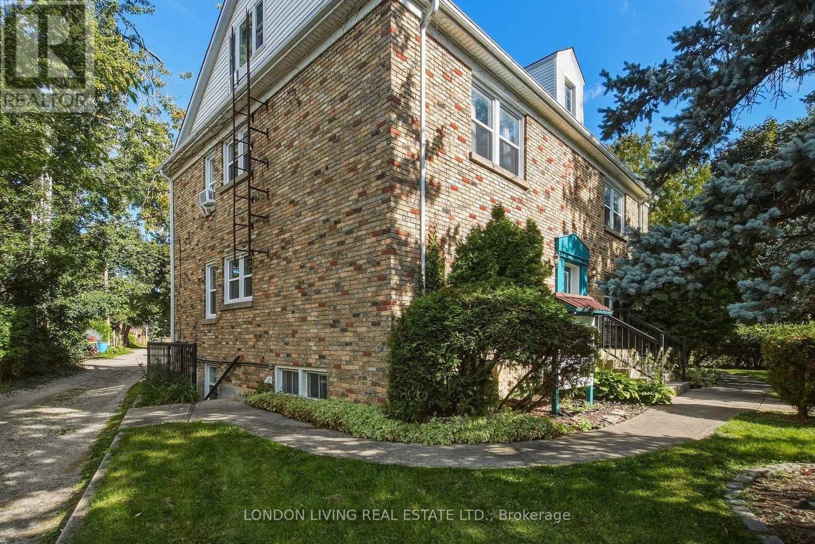 4 - 137 Windsor Crescent, London South, Ontario  N6C 1V9 - Photo 2 - X13823386