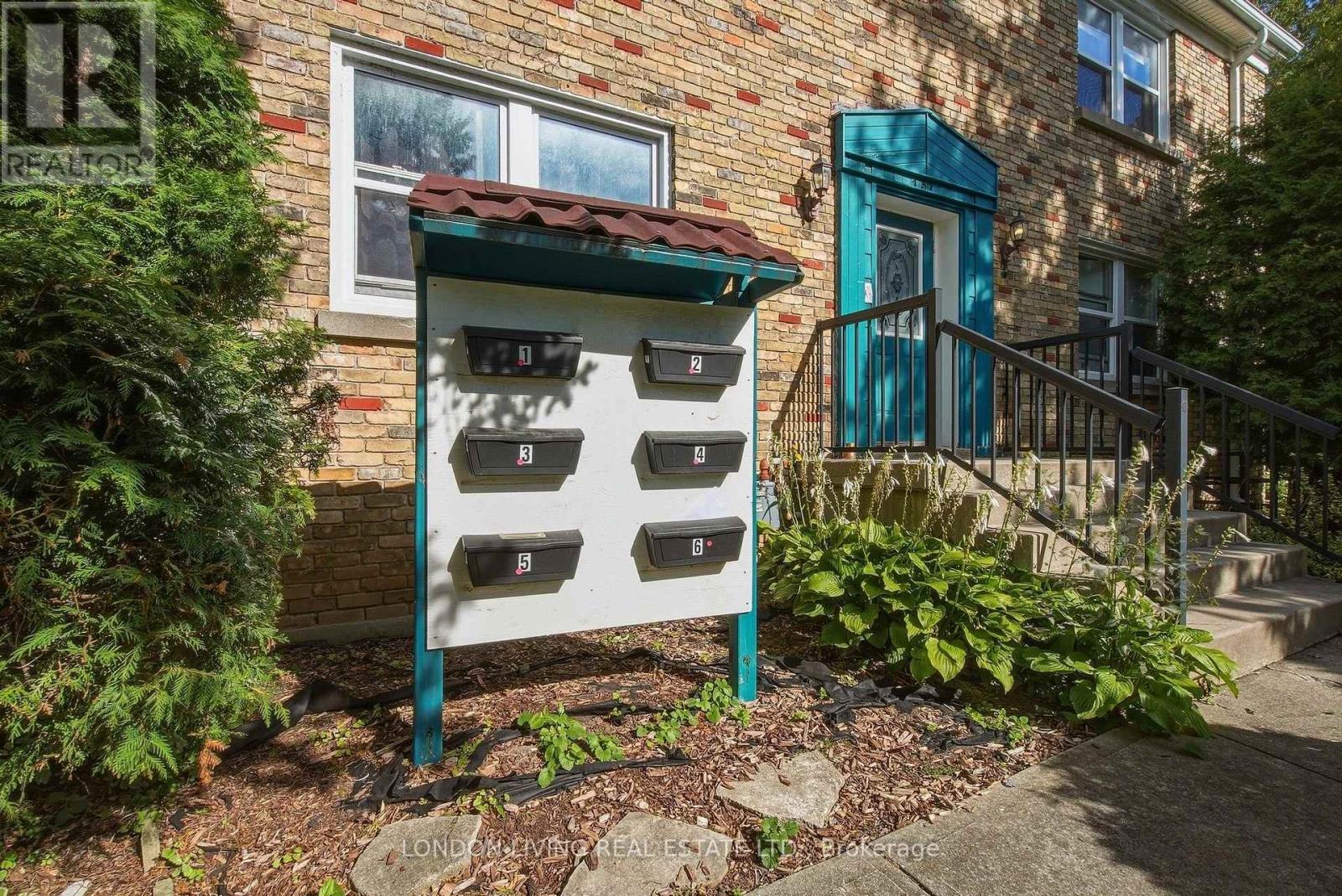 4 - 137 Windsor Crescent, London South, Ontario  N6C 1V9 - Photo 4 - X13823386