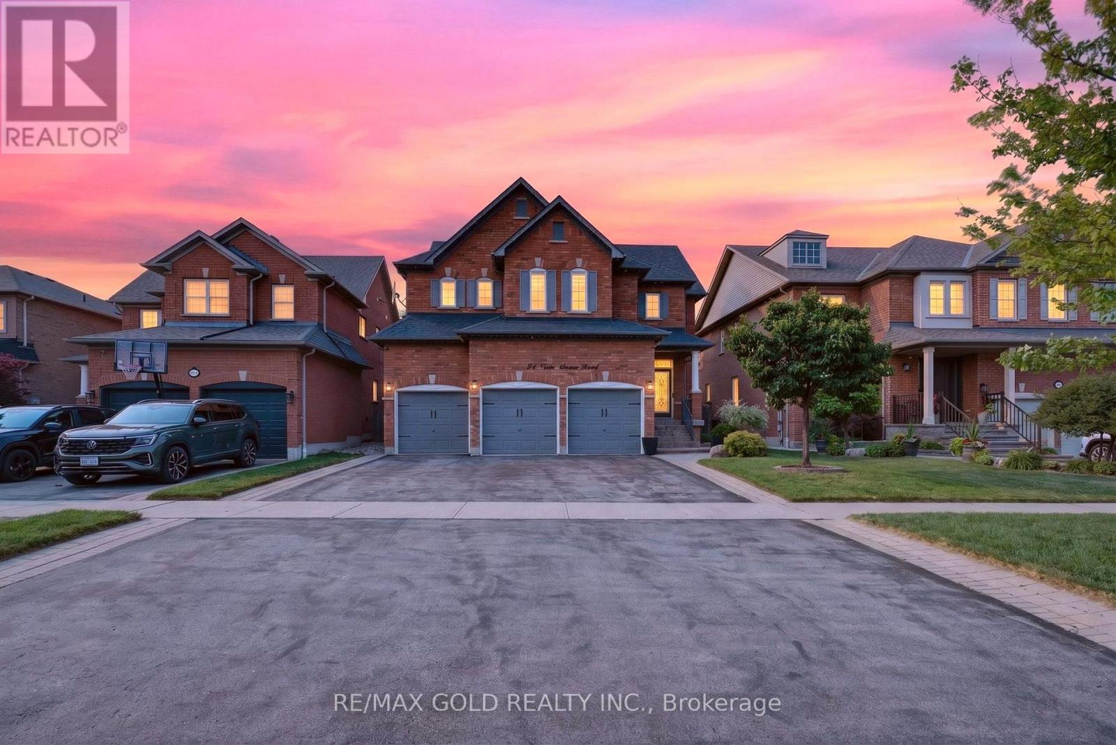 94 TWIN STREAMS ROAD, Whitby, Ontario