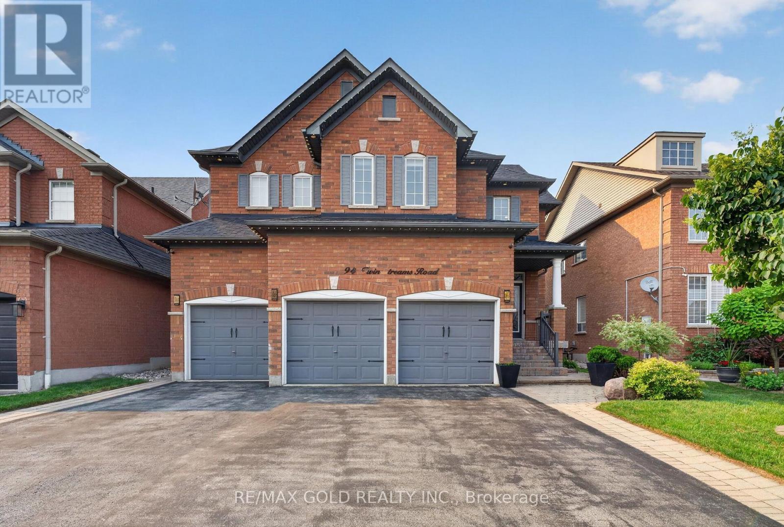 94 Twin Streams Road, Whitby, Ontario  L1P 0A4 - Photo 2 - E13823208