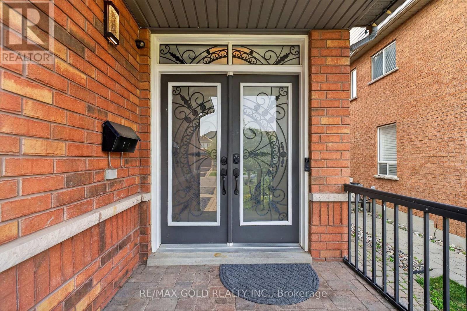 94 Twin Streams Road, Whitby, Ontario  L1P 0A4 - Photo 3 - E13823208