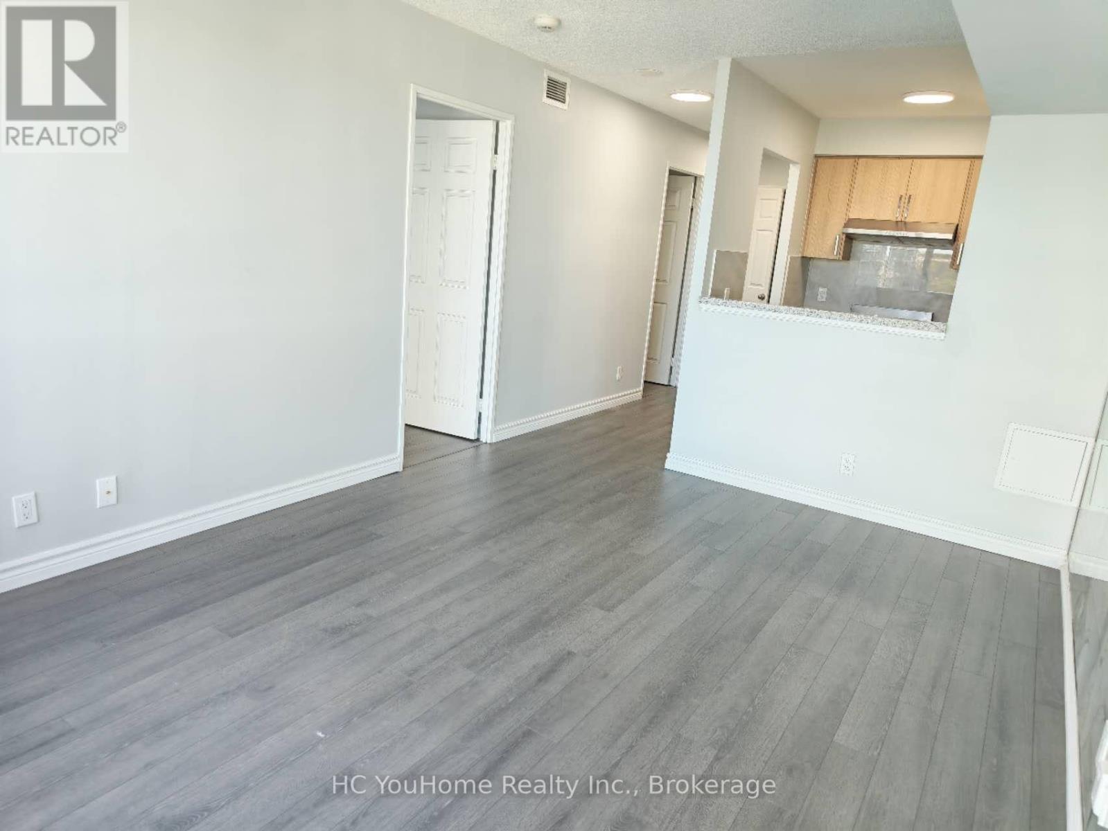 801 - 8 Lee Centre Drive, Toronto, Ontario  M1H 3H8 - Photo 4 - E13823320