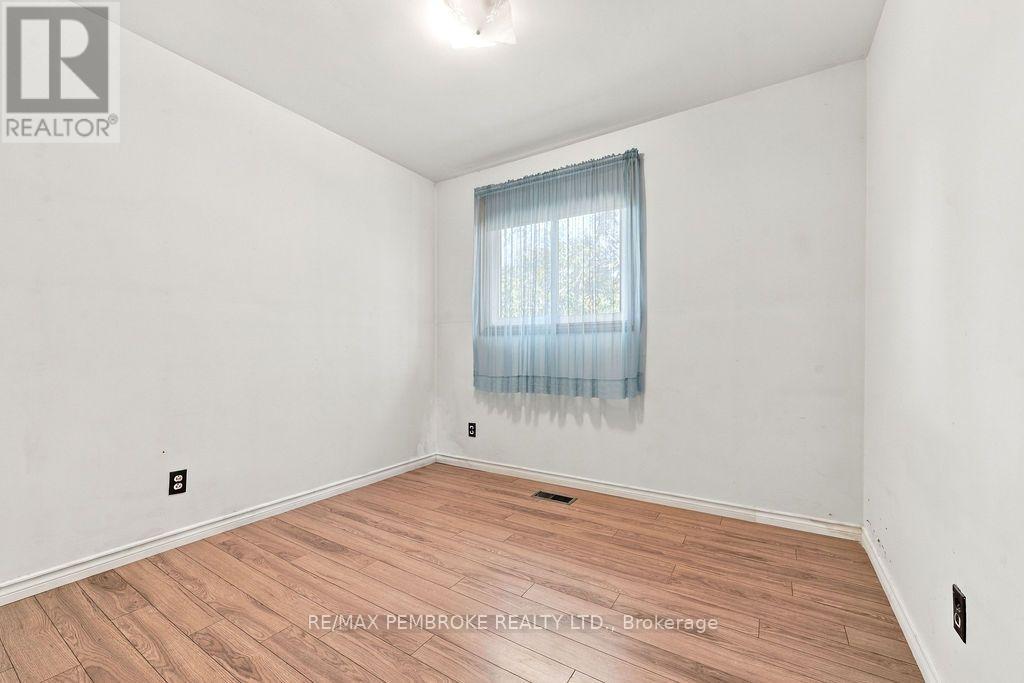 774 Pinegrove Crescent, Petawawa, Ontario  K8A 7E4 - Photo 18 - X13823436