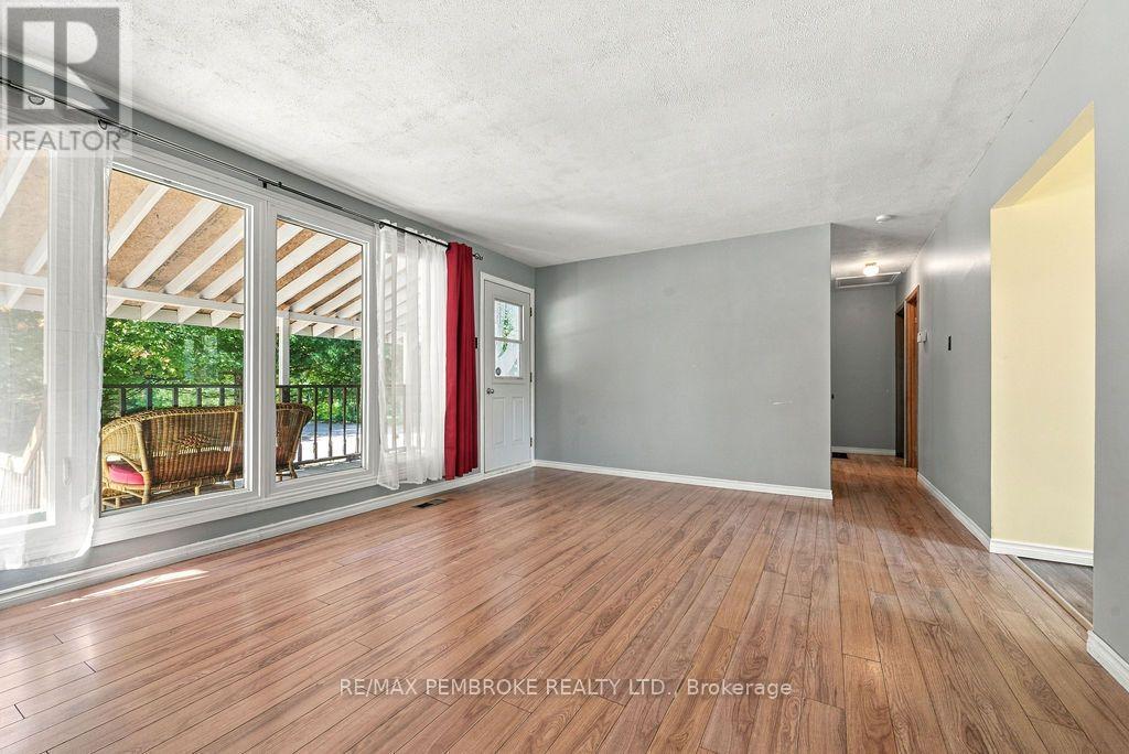 774 Pinegrove Crescent, Petawawa, Ontario  K8A 7E4 - Photo 6 - X13823436