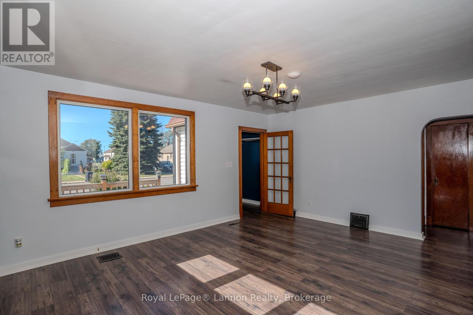 738 Mortimer Avenue E, Thunder Bay, Ontario  P7E 1Y6 - Photo 4 - X13823474