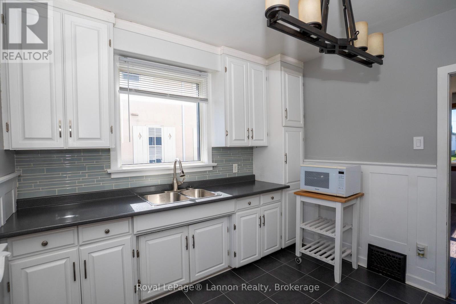 738 Mortimer Avenue E, Thunder Bay, Ontario  P7E 1Y6 - Photo 8 - X13823474